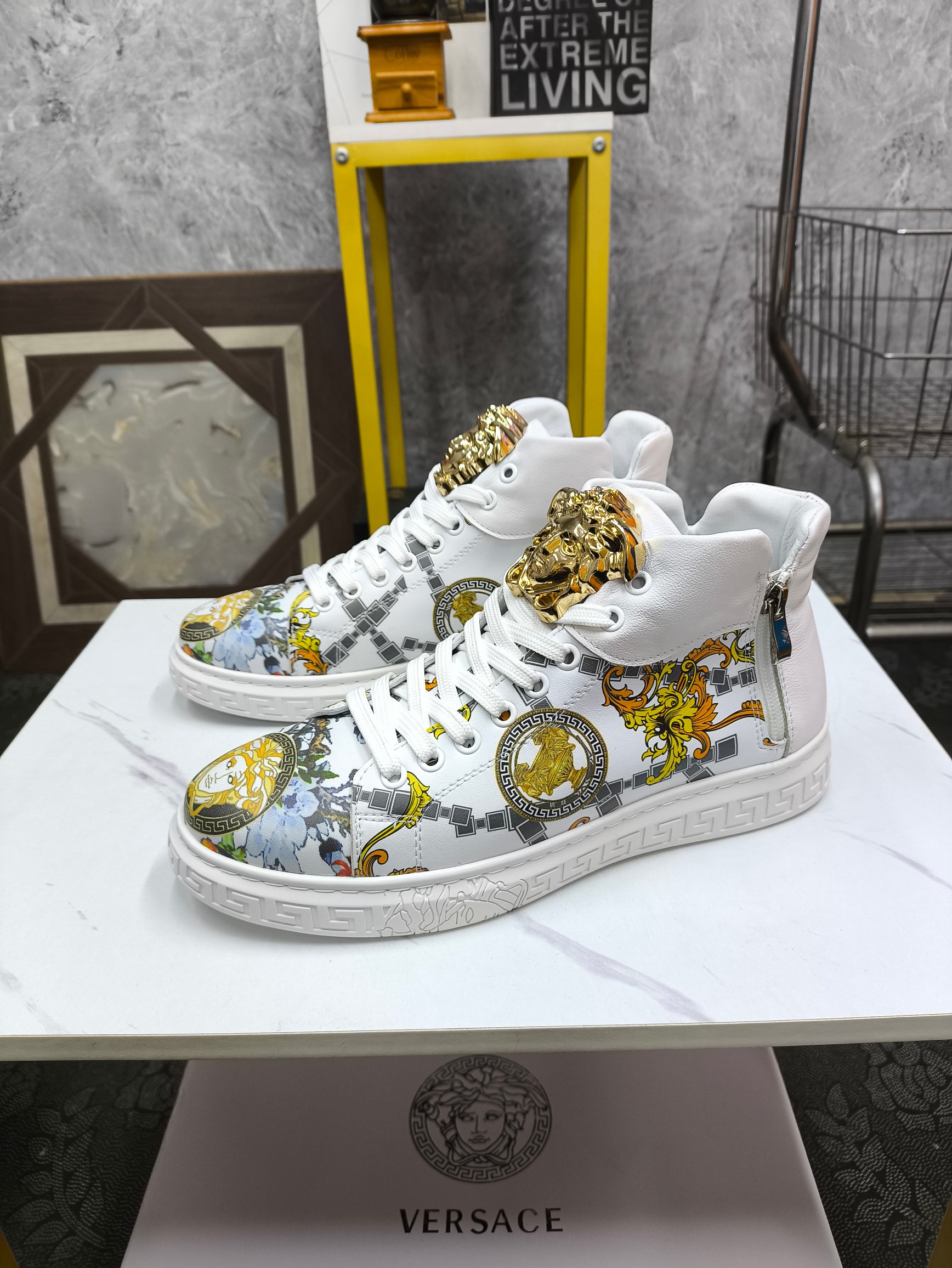 Versace high-top shoes men-V6607S